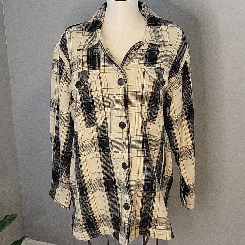 Lucky Brand Black & Cream Plaid Midweight Shacket Coat - Size Medium
